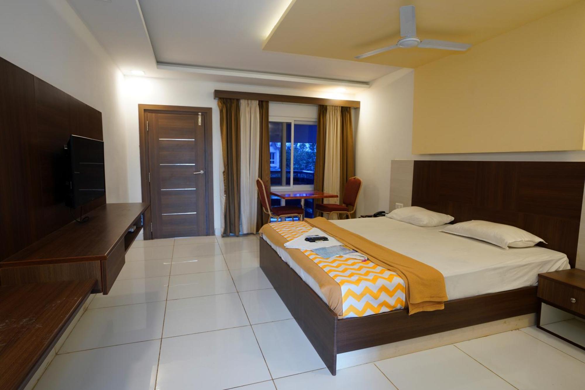 Park Inn Beach Resort Chennai Exterior foto