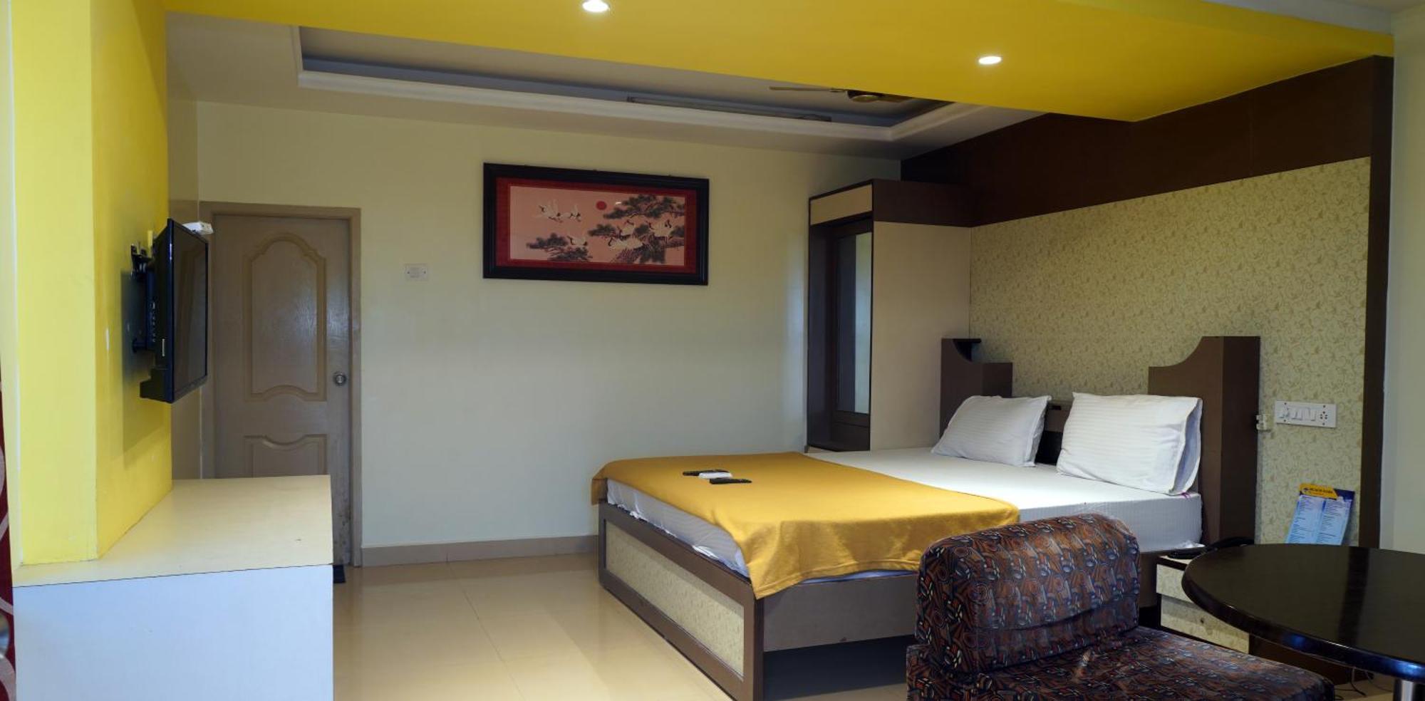 Park Inn Beach Resort Chennai Exterior foto