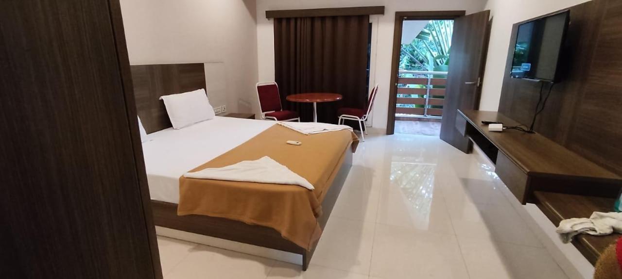 Park Inn Beach Resort Chennai Exterior foto