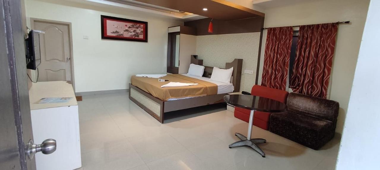 Park Inn Beach Resort Chennai Exterior foto