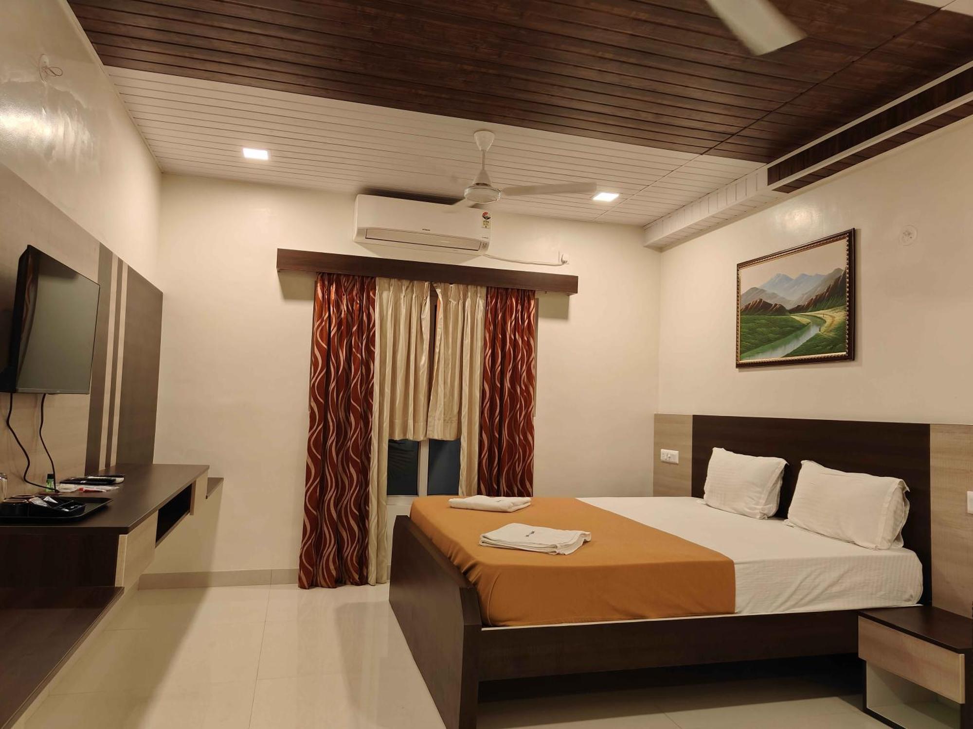Park Inn Beach Resort Chennai Exterior foto