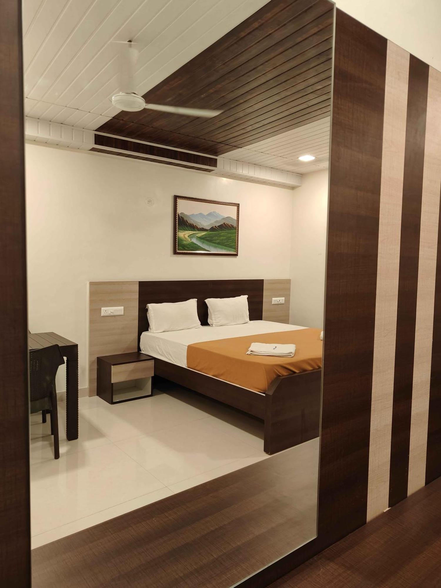 Park Inn Beach Resort Chennai Exterior foto