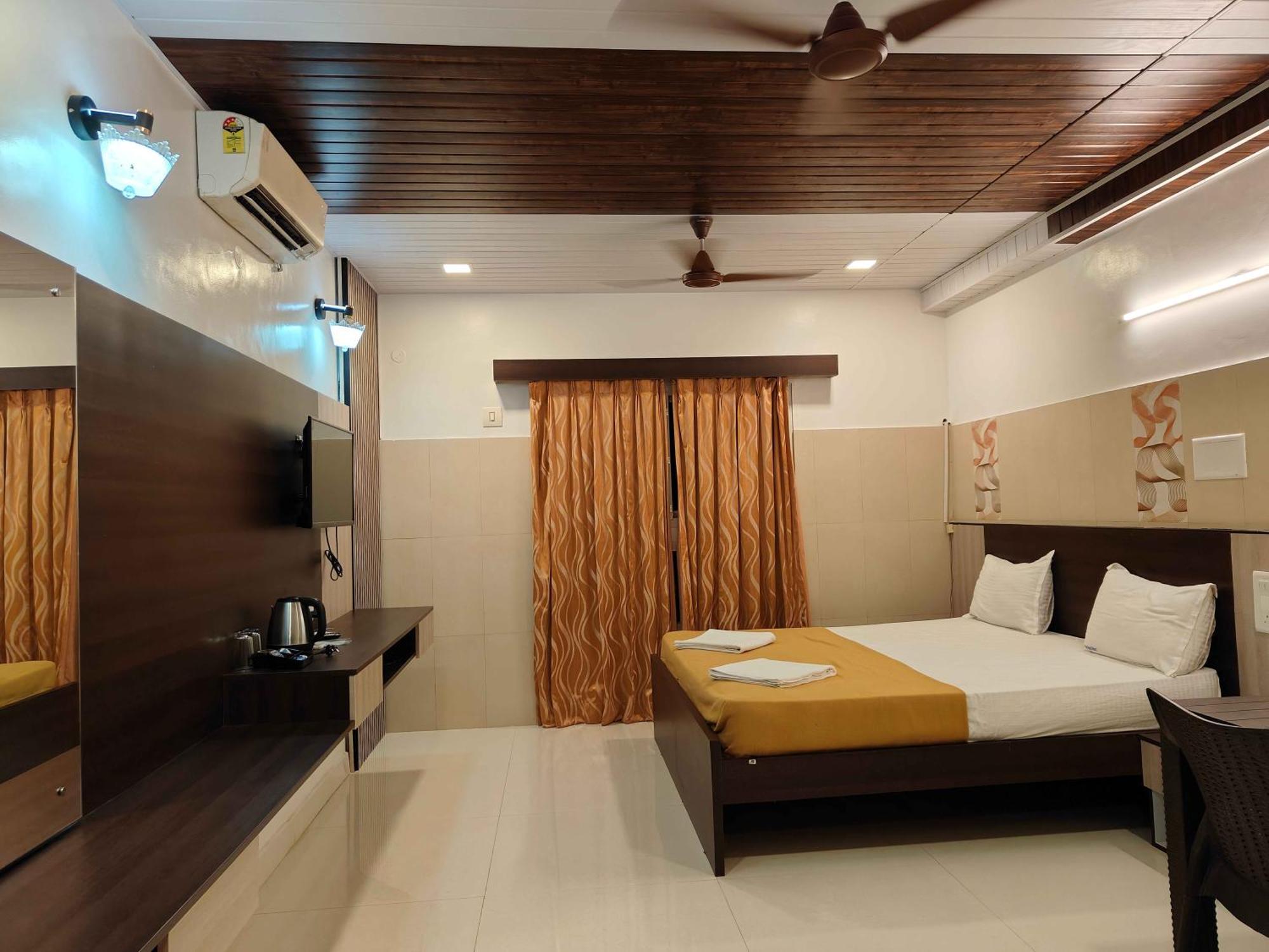 Park Inn Beach Resort Chennai Exterior foto